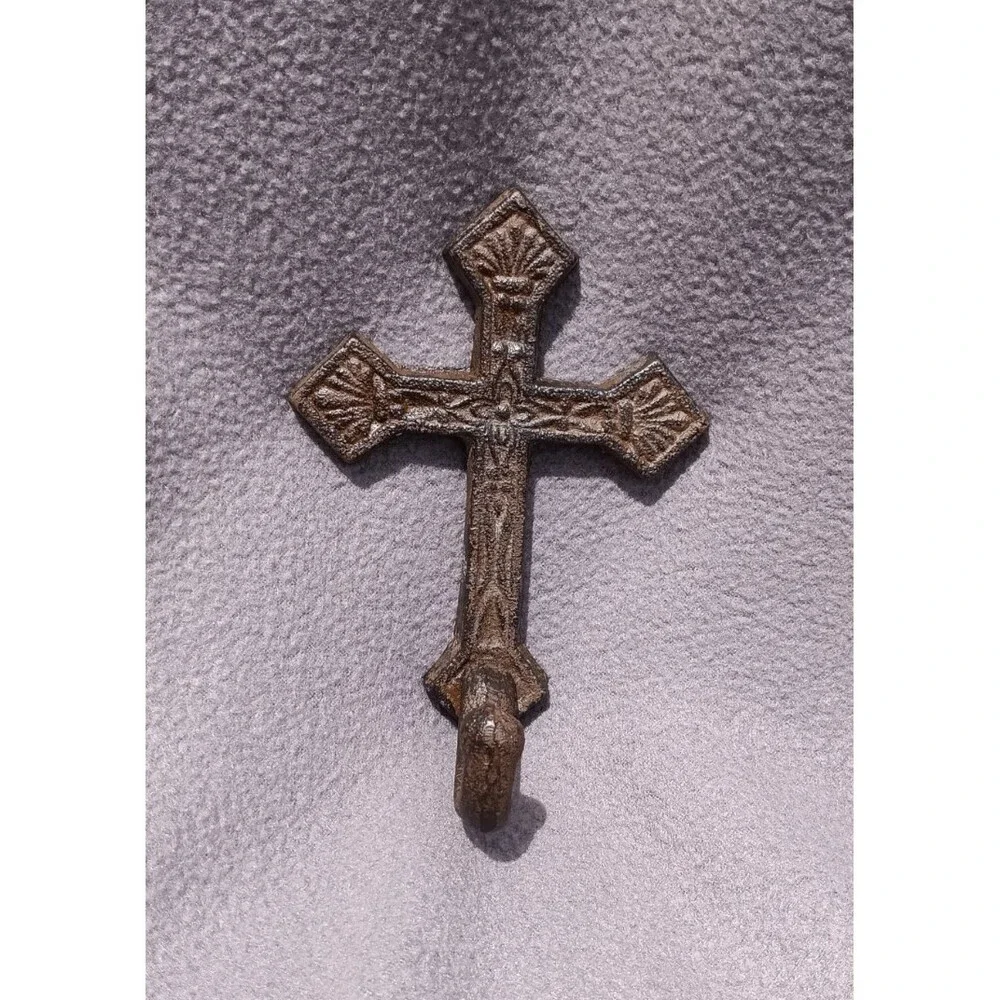 Cross Cast-Iron Wall Hook Rustic Farmhouse Decor 5x3.75x2